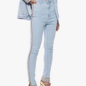 Light blue skinny jeans w/ gold detail